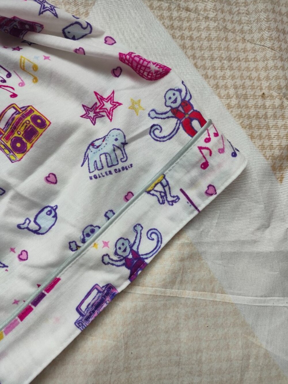 Roller Rabbit Cartoon Print Pajama Set - Picture 5 of 8
